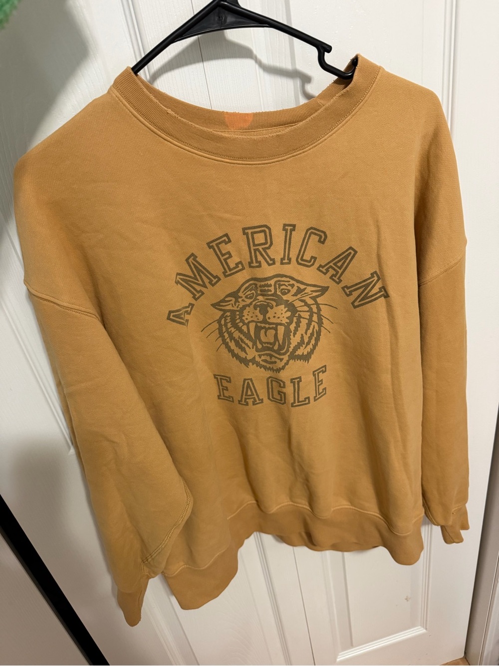 American Eagle Outfitters women’s Crewneck Sweatshirt in Mustard